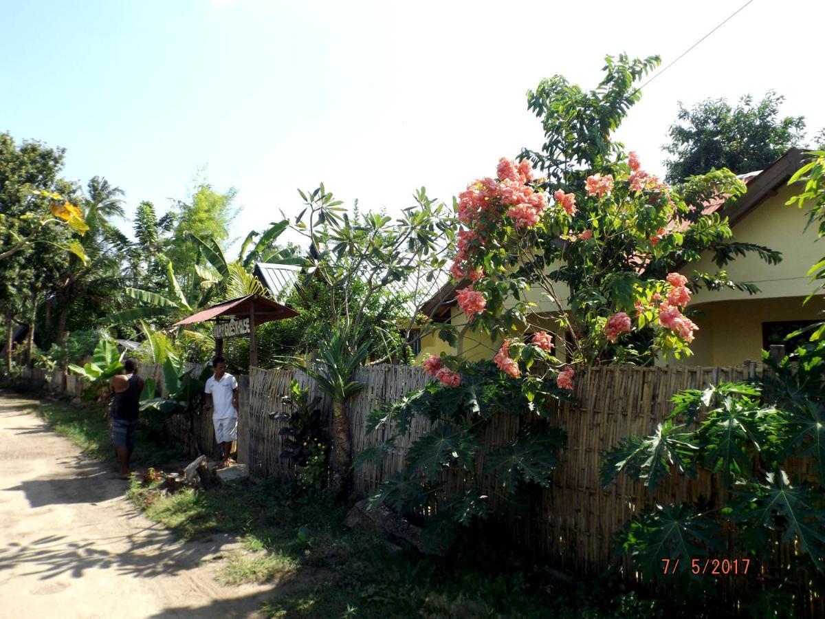 Aura Guest House Gili Air Esterno foto